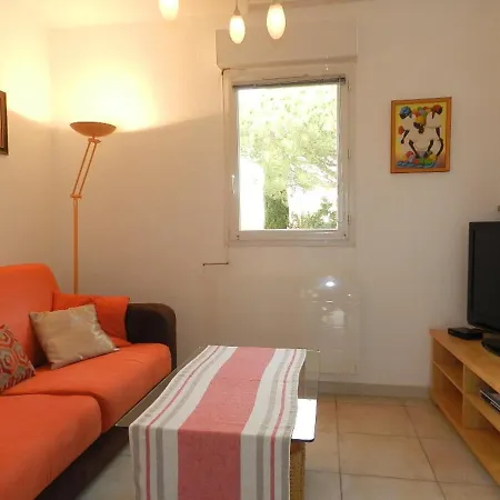 Le Lavandou, 3 Pieces, 6 Personnes - Fr-1-713-3 Le Lavandou