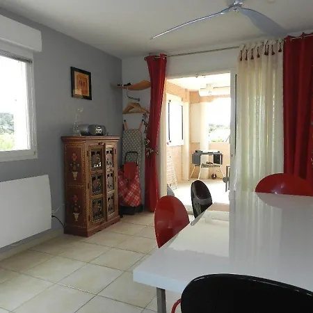 Le Lavandou, 3 Pieces, 6 Personnes - Fr-1-713-3 *