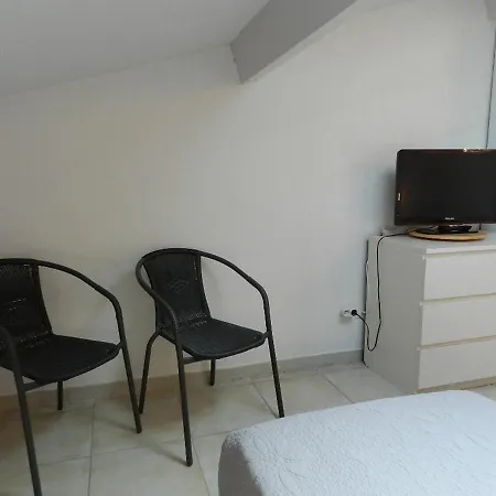 Apartment Le Lavandou, 3 Pieces, 6 Personnes - Fr-1-713-3 Le Lavandou