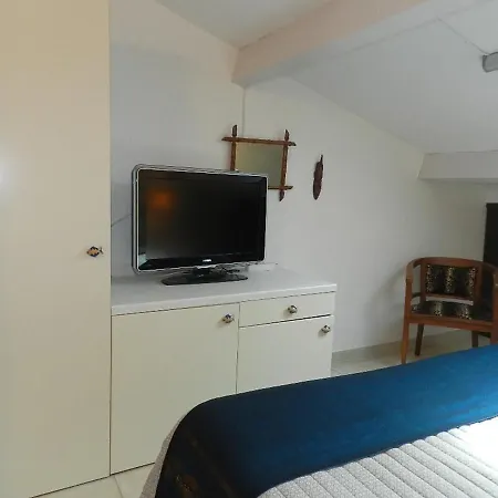 Le Lavandou, 3 Pieces, 6 Personnes - Fr-1-713-3 Apartment